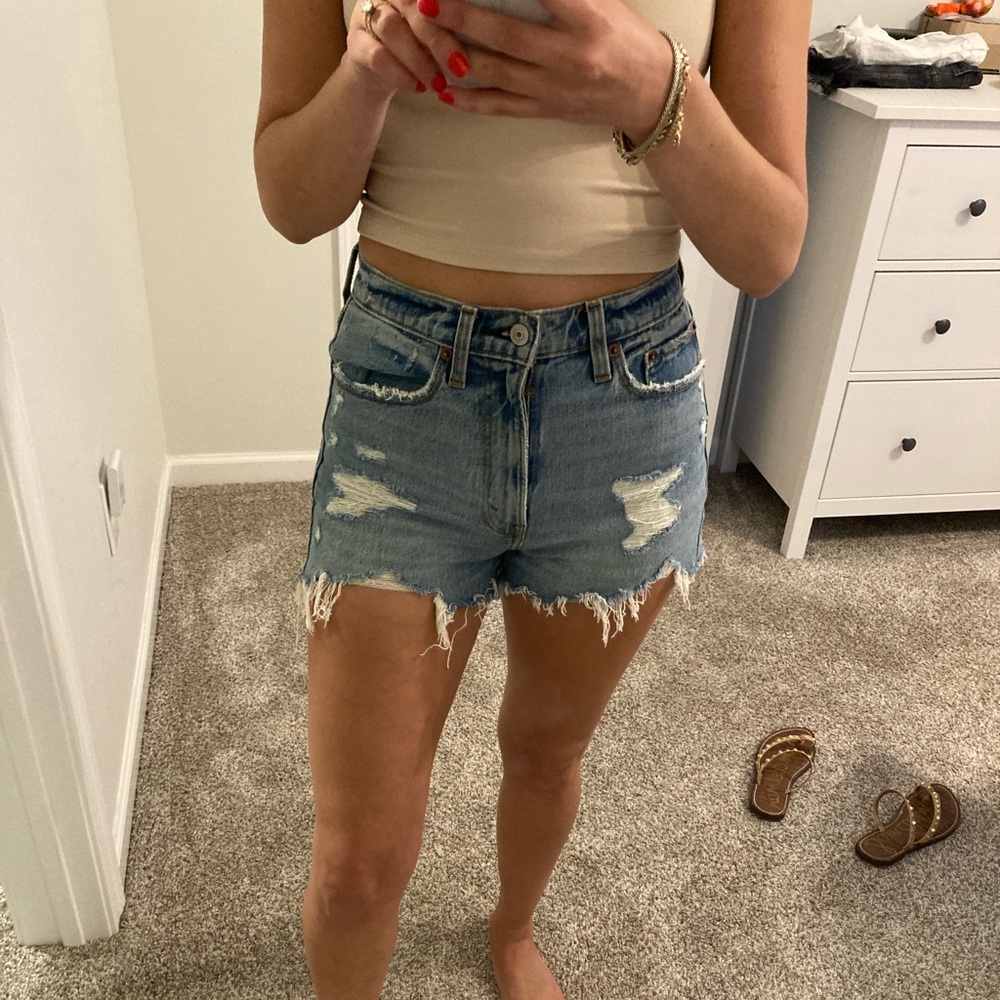 Abercrombie High Rise Denim Mom Short Medium Wash Distressed